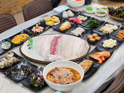 [강원] 맛기행(속초 회정식) - 설악누리길/척산온천 족욕/ 영랑호수길 당일