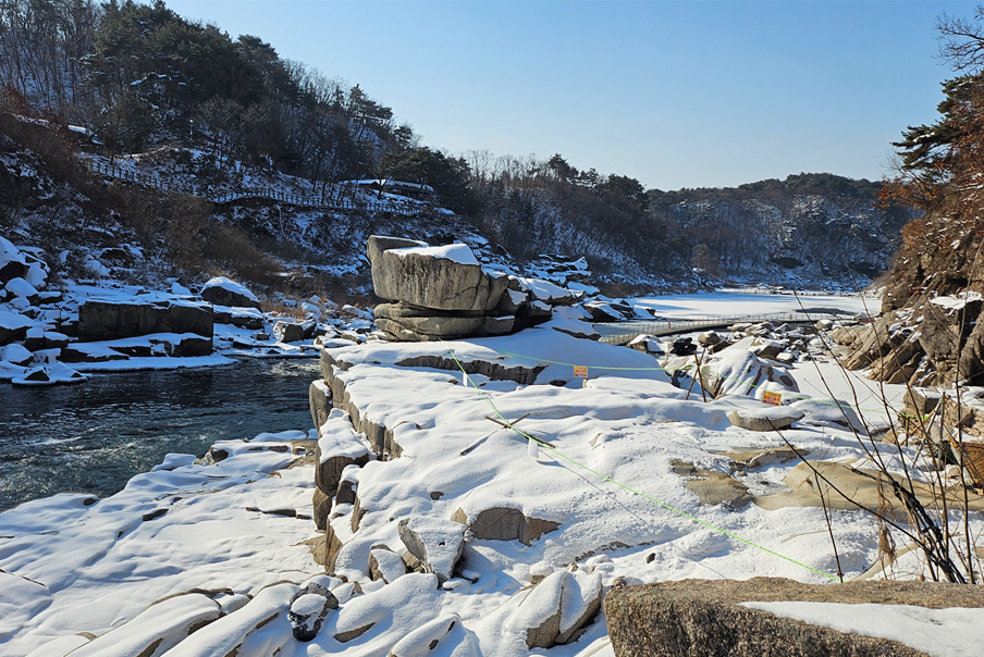 [강원] 철원 한탄강얼음트래킹(물윗길)과 소이산 모노레일  당일